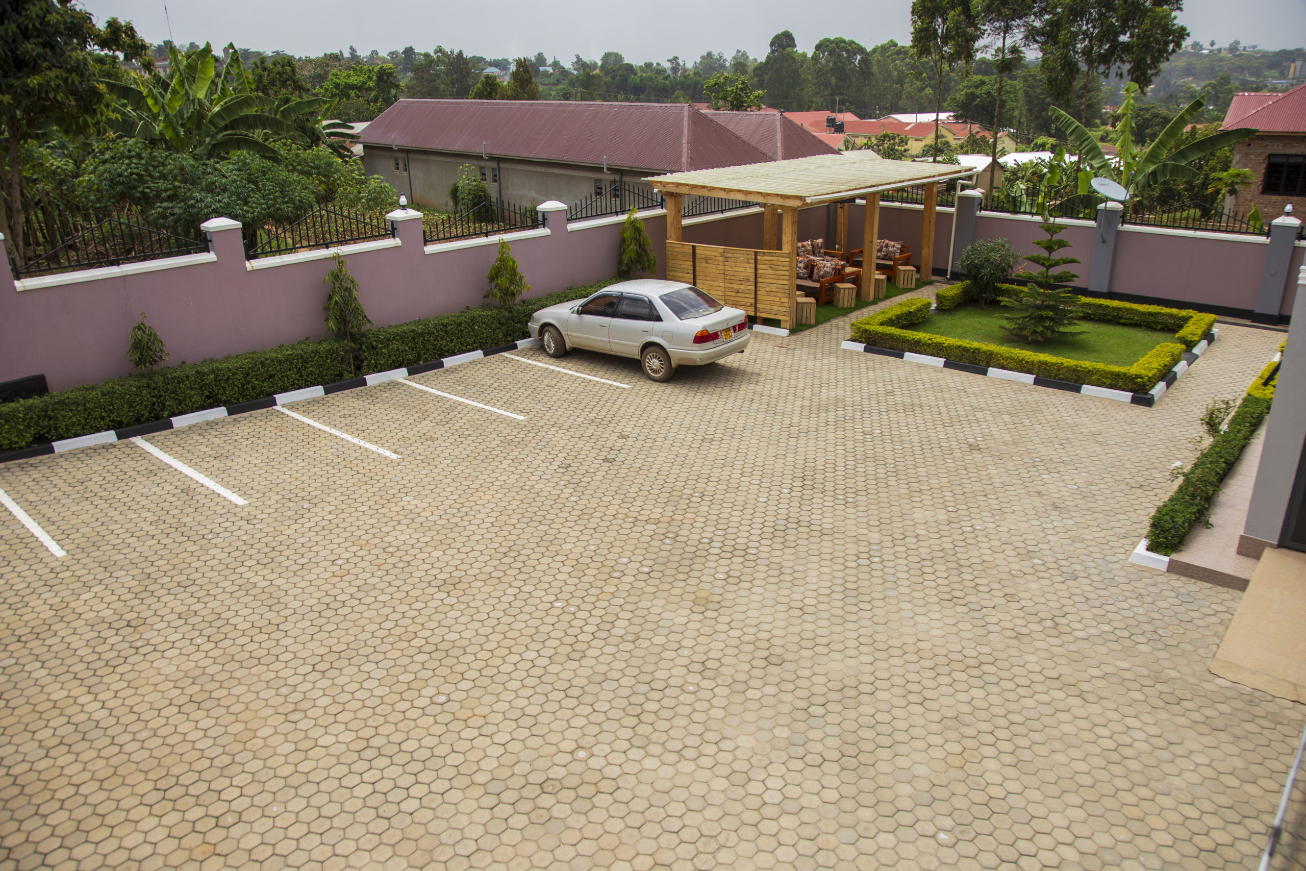 Occazia Hotel Parking